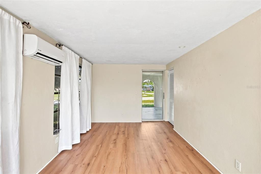 For Sale: $239,999 (3 beds, 1 baths, 1352 Square Feet)