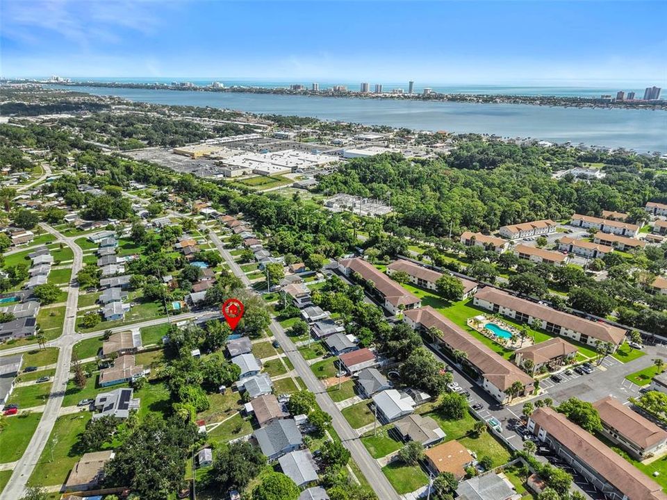 For Sale: $220,000 (2 beds, 1 baths, 828 Square Feet)