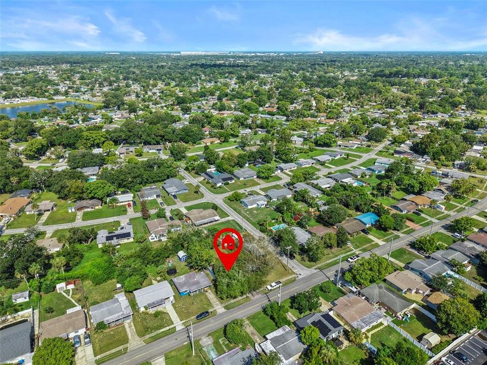 For Sale: $220,000 (2 beds, 1 baths, 828 Square Feet)