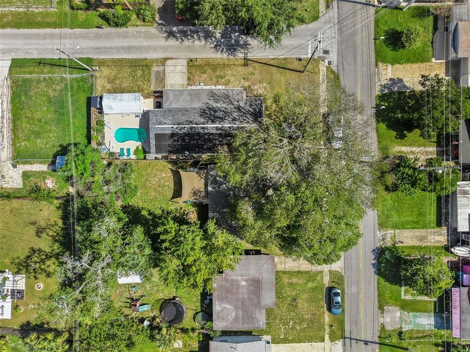 For Sale: $220,000 (2 beds, 1 baths, 828 Square Feet)