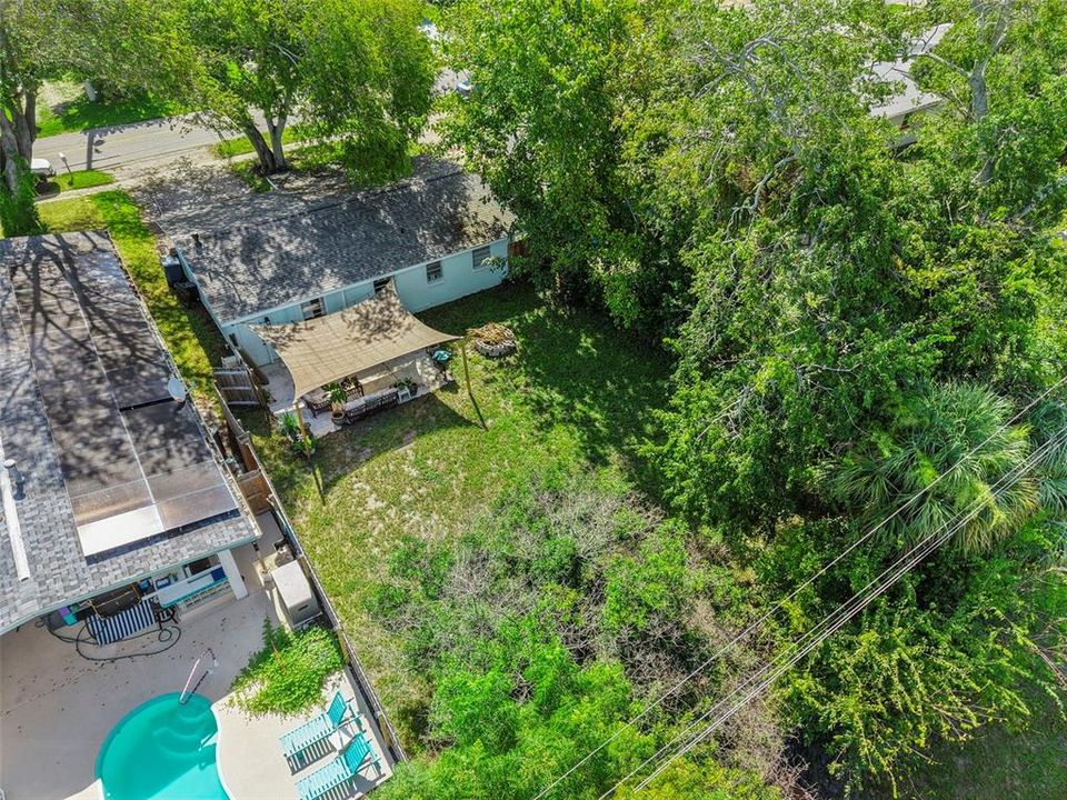 For Sale: $220,000 (2 beds, 1 baths, 828 Square Feet)