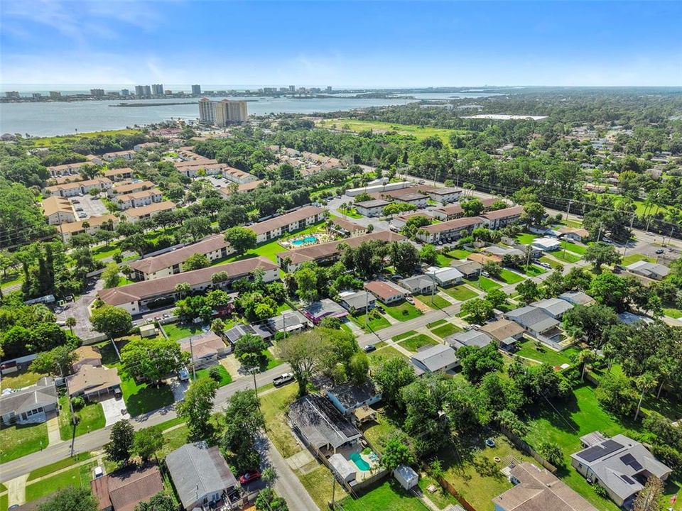 For Sale: $220,000 (2 beds, 1 baths, 828 Square Feet)