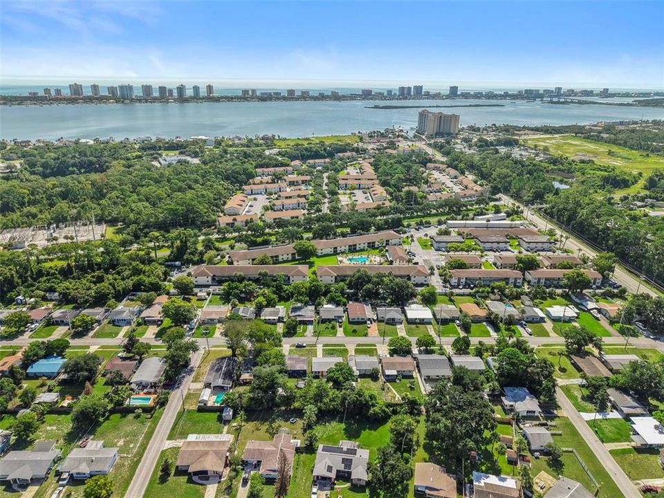 For Sale: $220,000 (2 beds, 1 baths, 828 Square Feet)