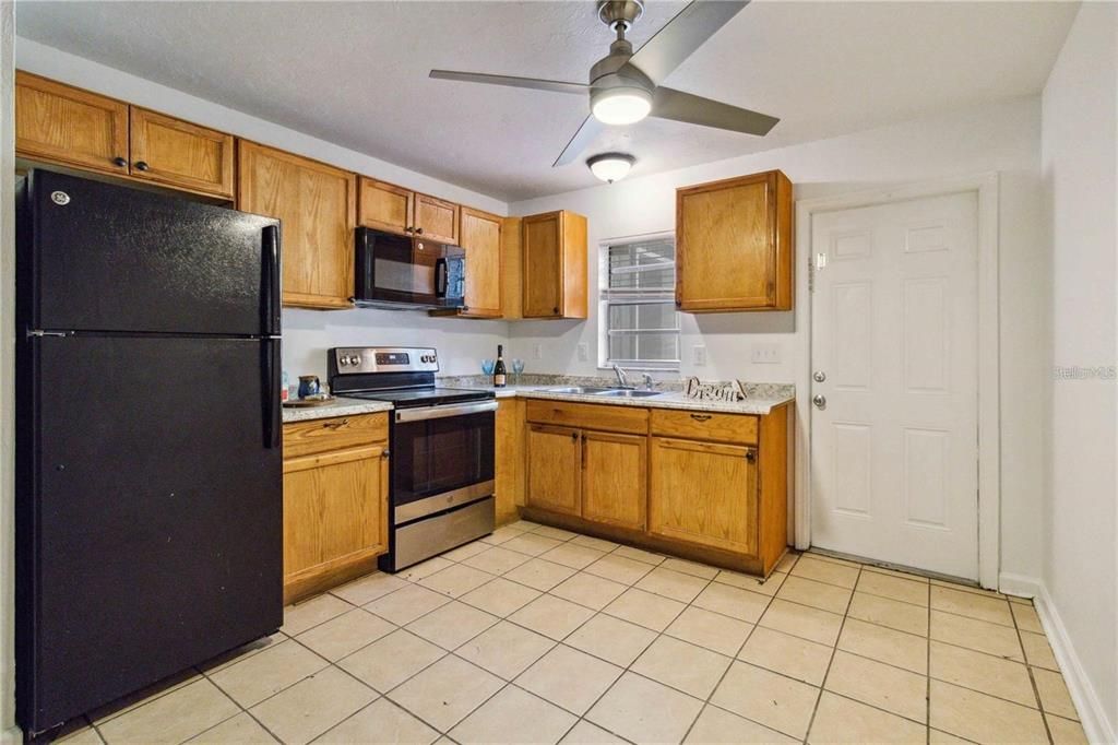 For Rent: $1,750 (2 beds, 2 baths, 1280 Square Feet)