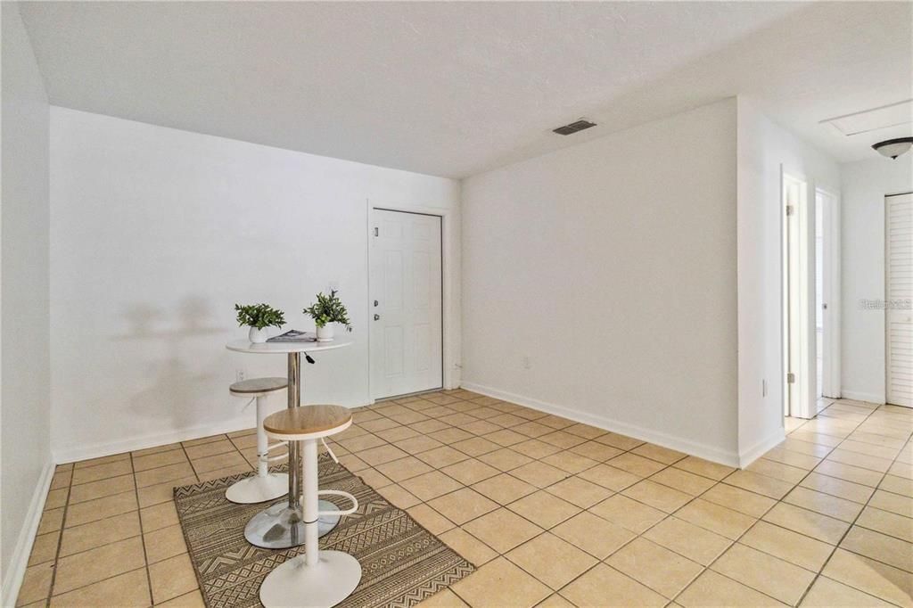 For Rent: $1,750 (2 beds, 2 baths, 1280 Square Feet)