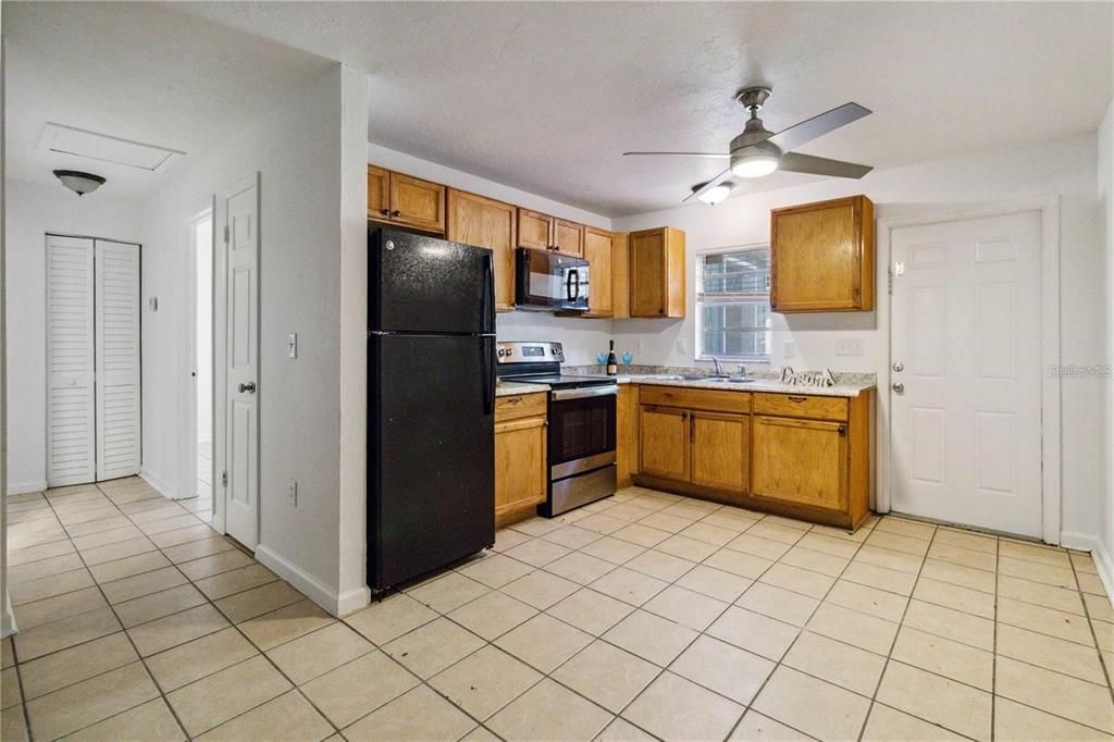 For Rent: $1,750 (2 beds, 2 baths, 1280 Square Feet)