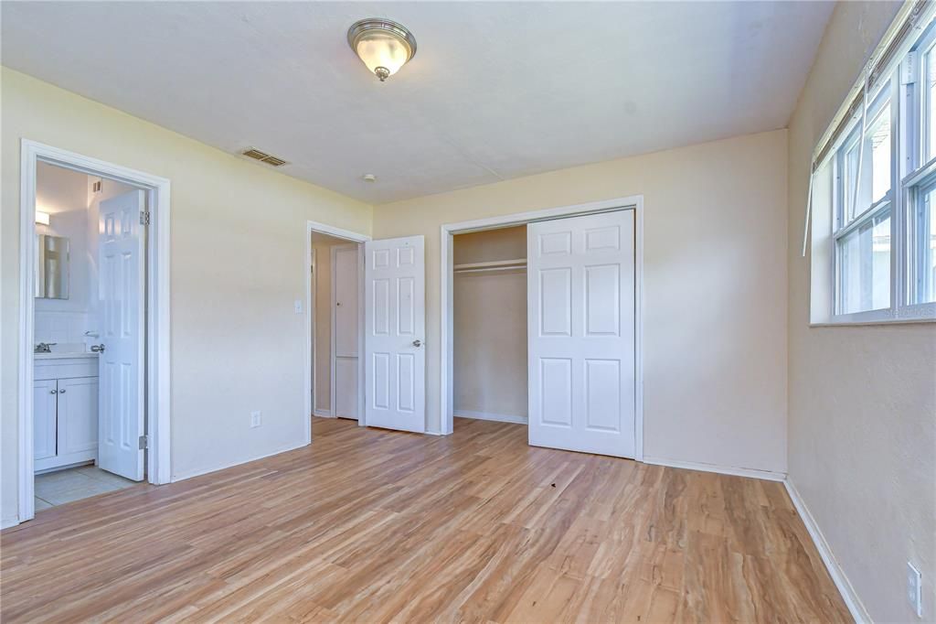 For Rent: $2,300 (3 beds, 2 baths, 1336 Square Feet)