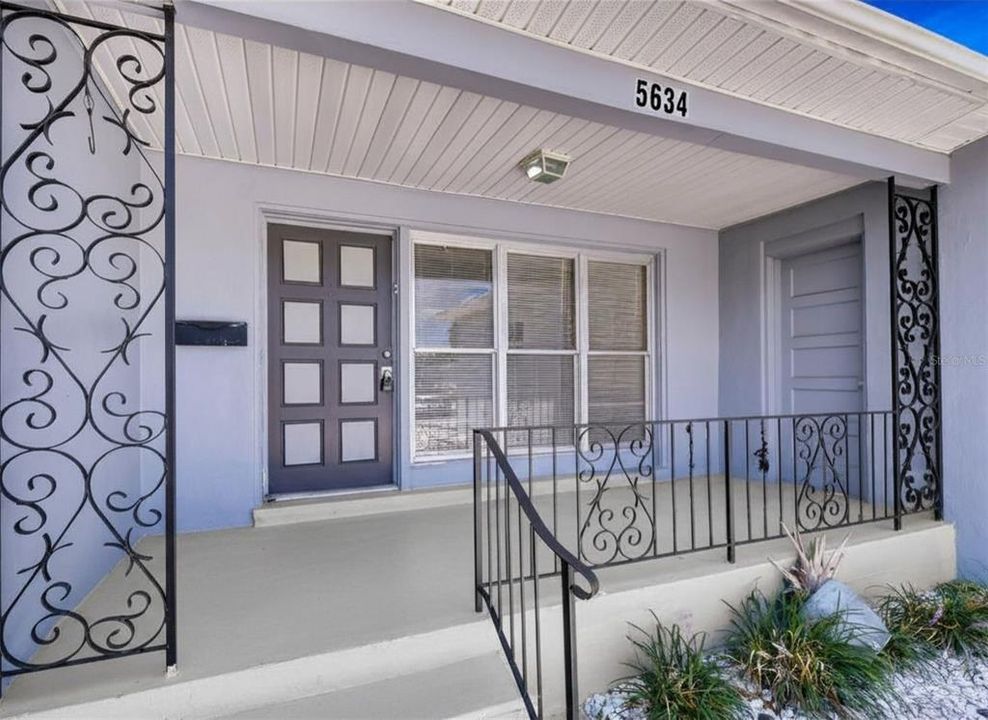 For Rent: $2,300 (3 beds, 2 baths, 1336 Square Feet)