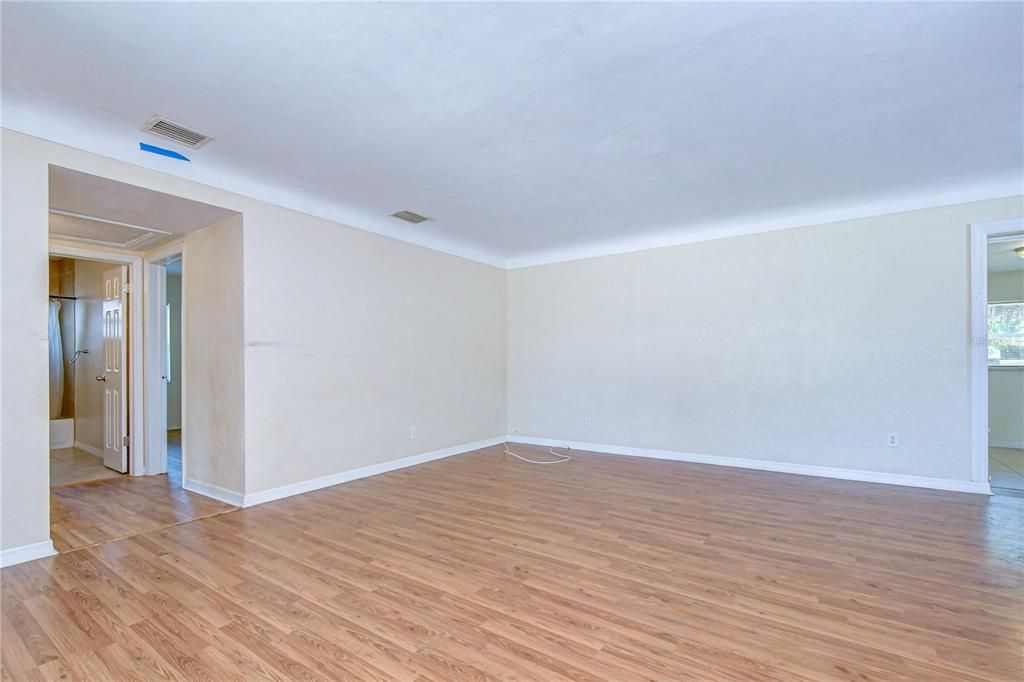 For Rent: $2,300 (3 beds, 2 baths, 1336 Square Feet)