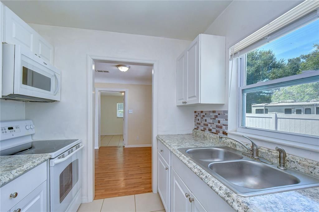 For Rent: $2,300 (3 beds, 2 baths, 1336 Square Feet)