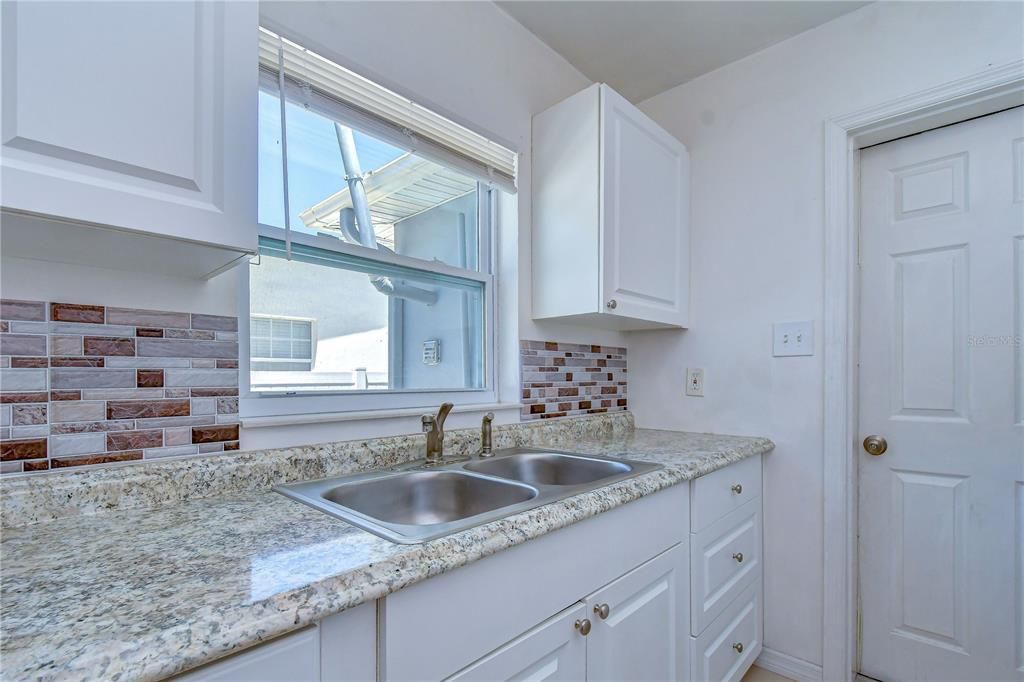 For Rent: $2,300 (3 beds, 2 baths, 1336 Square Feet)