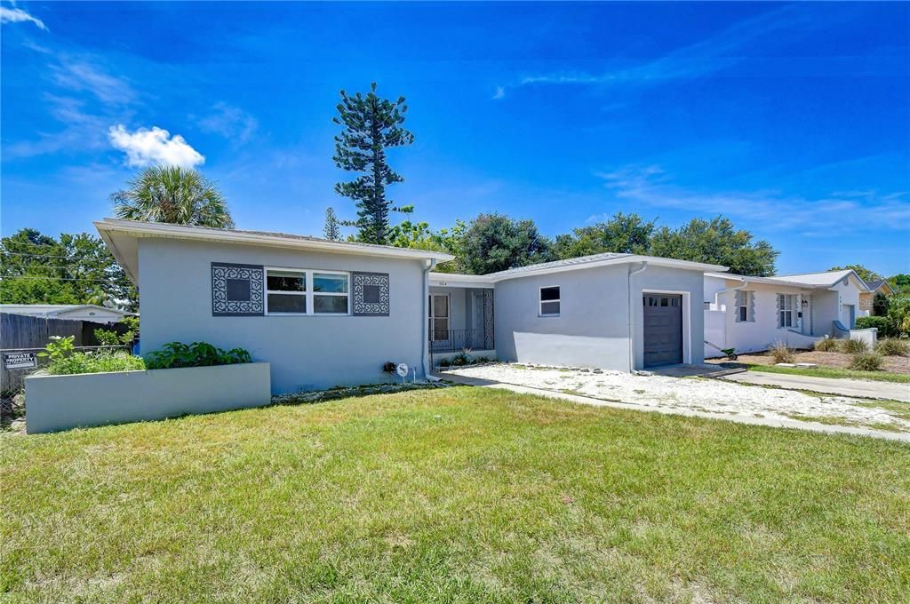 For Rent: $2,300 (3 beds, 2 baths, 1336 Square Feet)