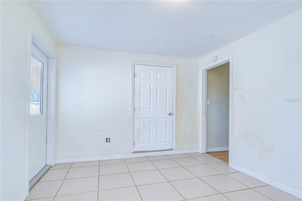 For Rent: $2,300 (3 beds, 2 baths, 1336 Square Feet)