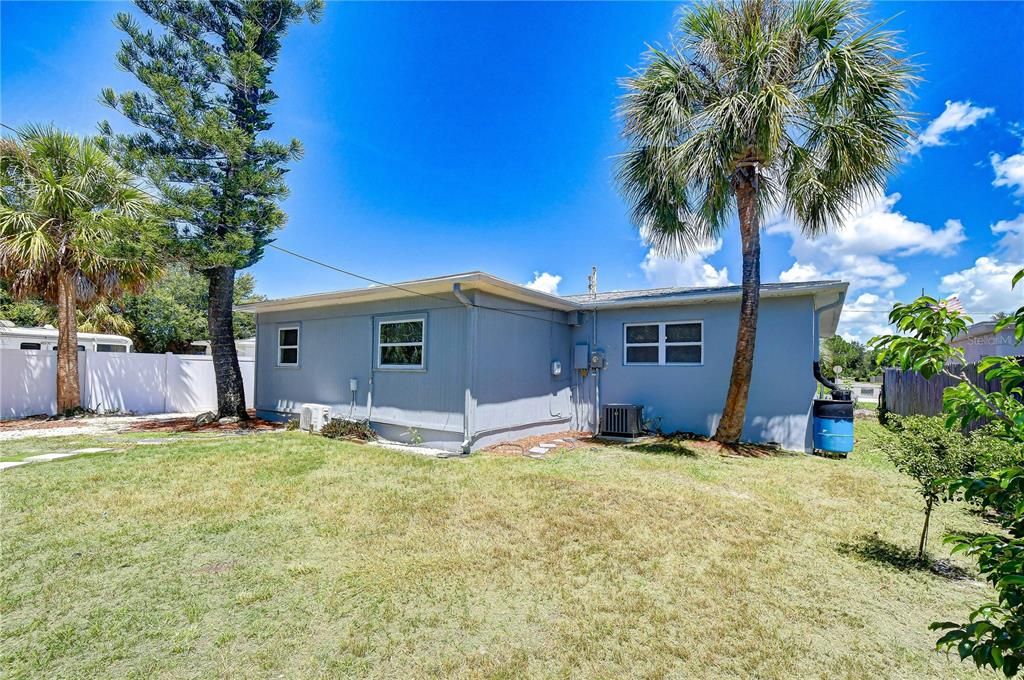 For Rent: $2,300 (3 beds, 2 baths, 1336 Square Feet)