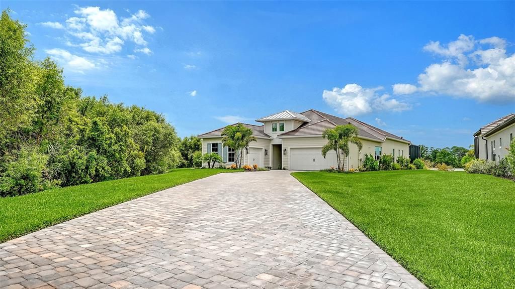 For Sale: $1,399,000 (3 beds, 3 baths, 2656 Square Feet)