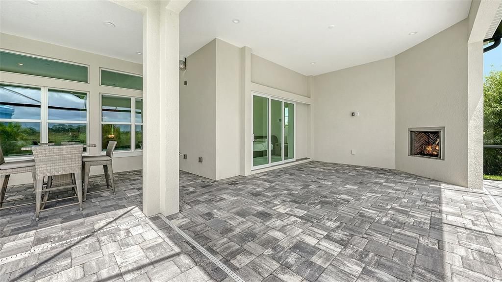 For Sale: $1,399,000 (3 beds, 3 baths, 2656 Square Feet)