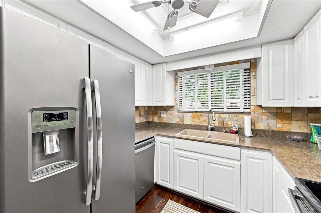 For Sale: $199,000 (2 beds, 2 baths, 1020 Square Feet)