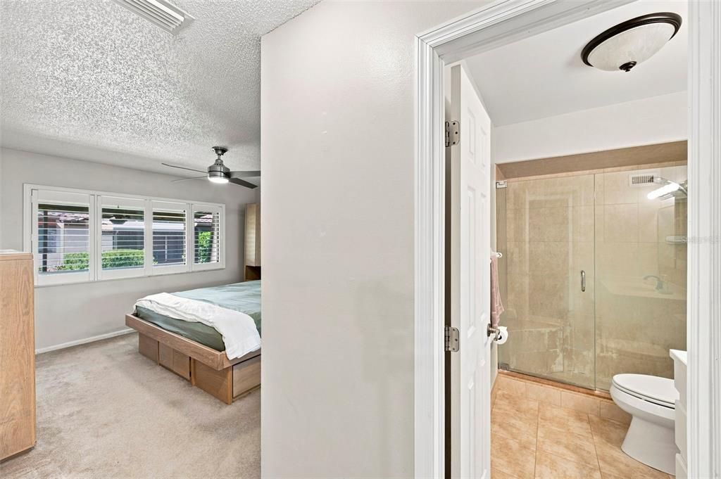 For Sale: $199,000 (2 beds, 2 baths, 1020 Square Feet)