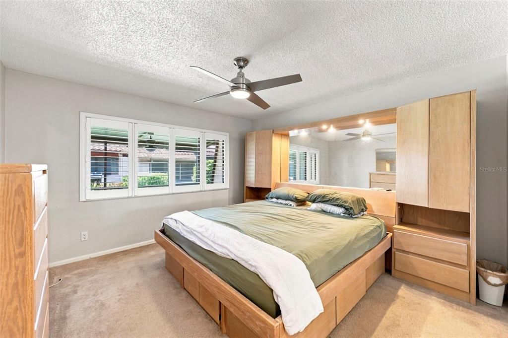 For Sale: $199,000 (2 beds, 2 baths, 1020 Square Feet)