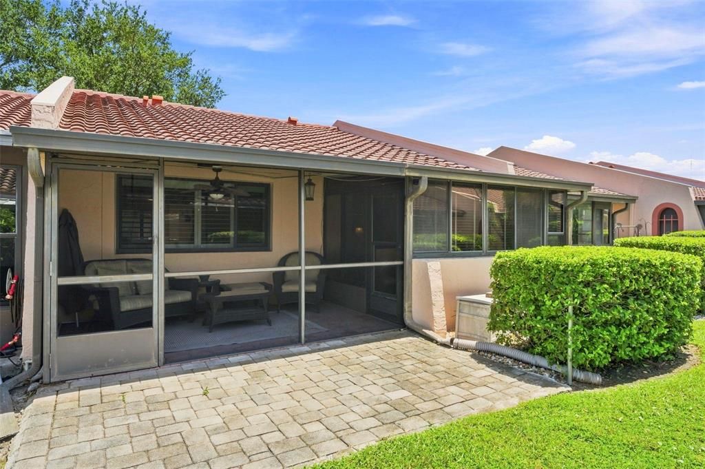 For Sale: $199,000 (2 beds, 2 baths, 1020 Square Feet)