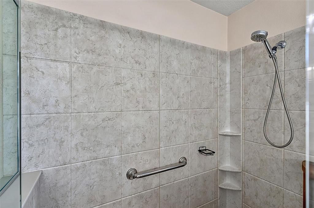 For Sale: $389,500 (3 beds, 2 baths, 1916 Square Feet)