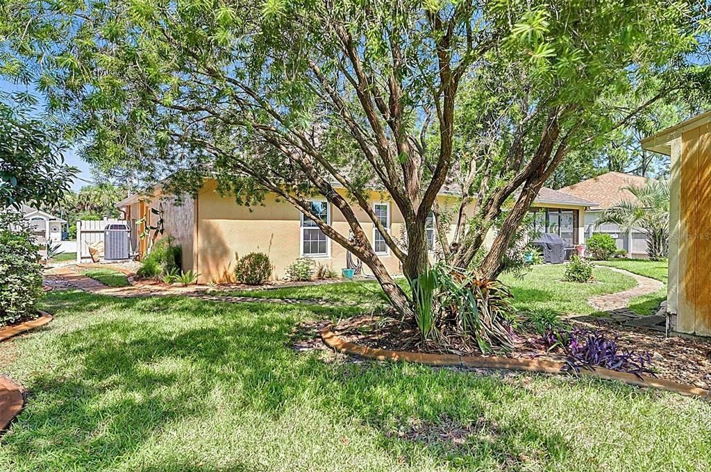 For Sale: $389,500 (3 beds, 2 baths, 1916 Square Feet)