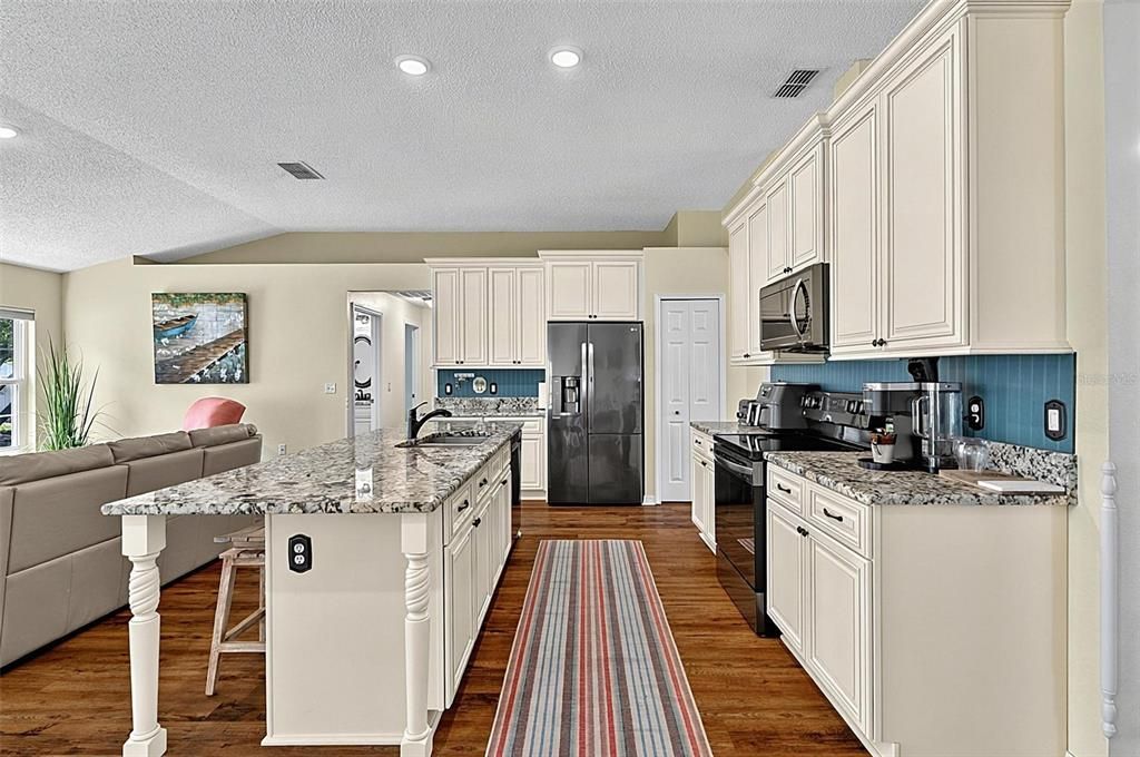 For Sale: $389,500 (3 beds, 2 baths, 1916 Square Feet)