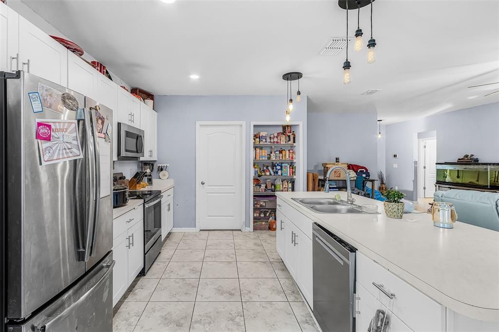 For Sale: $290,000 (4 beds, 2 baths, 1893 Square Feet)