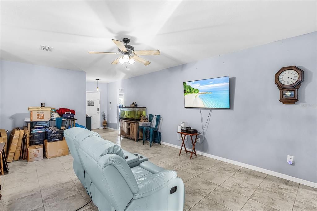 For Sale: $290,000 (4 beds, 2 baths, 1893 Square Feet)