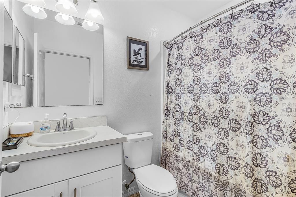 For Sale: $290,000 (4 beds, 2 baths, 1893 Square Feet)