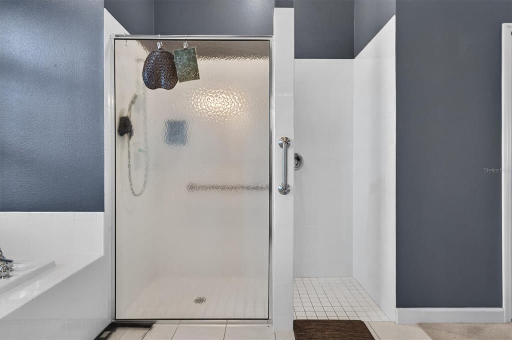For Sale: $409,900 (3 beds, 2 baths, 2035 Square Feet)