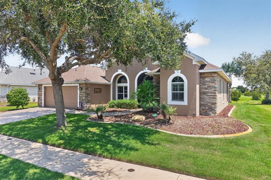 For Sale: $409,900 (3 beds, 2 baths, 2035 Square Feet)
