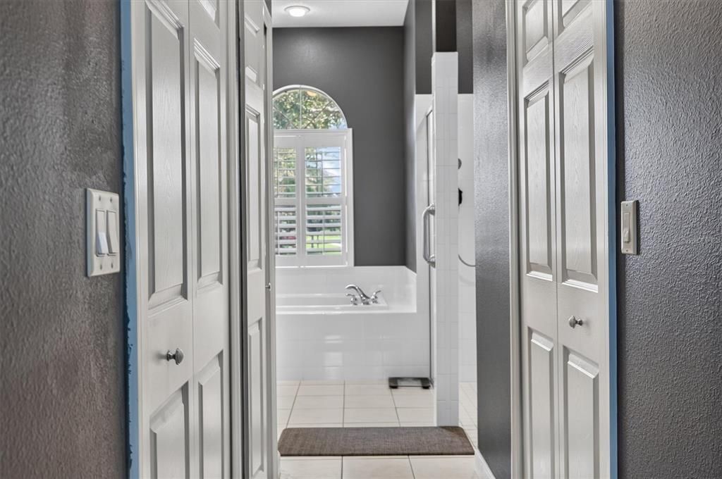 For Sale: $409,900 (3 beds, 2 baths, 2035 Square Feet)