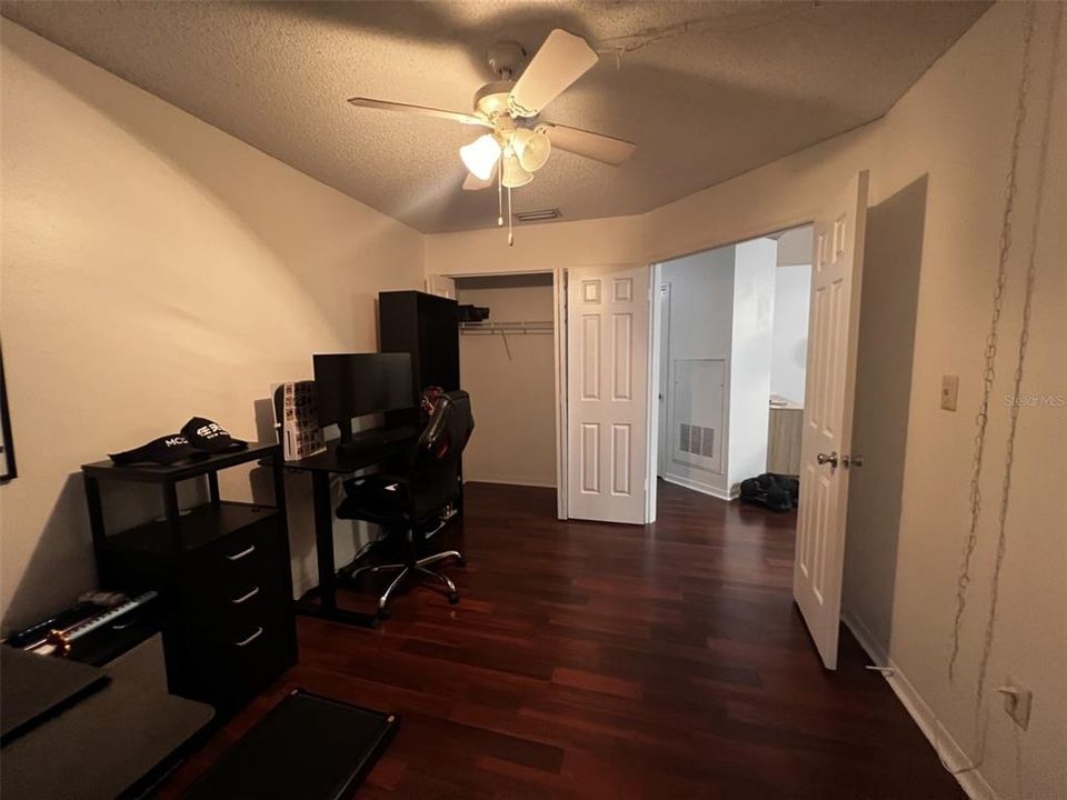 For Rent: $1,695 (2 beds, 1 baths, 914 Square Feet)