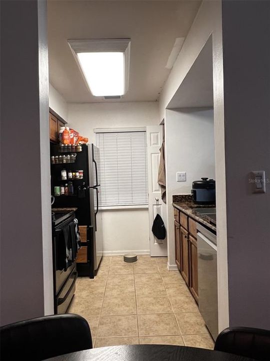 For Rent: $1,695 (2 beds, 1 baths, 914 Square Feet)