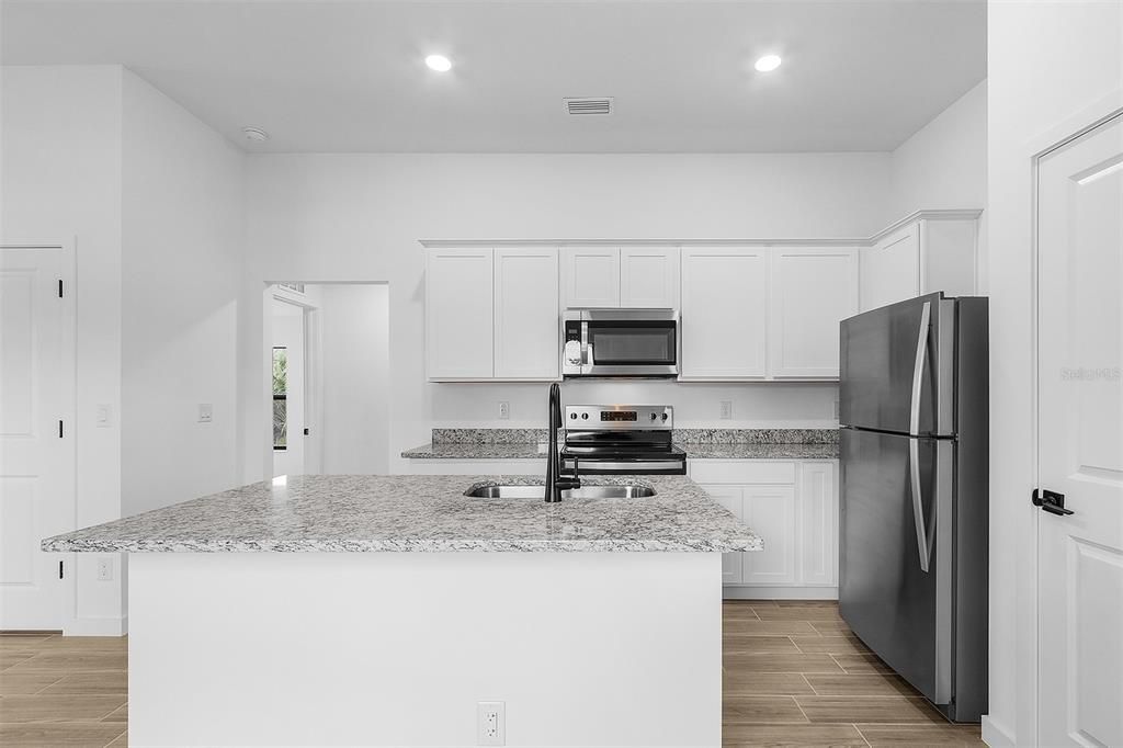 Active With Contract: $302,900 (3 beds, 2 baths, 1286 Square Feet)