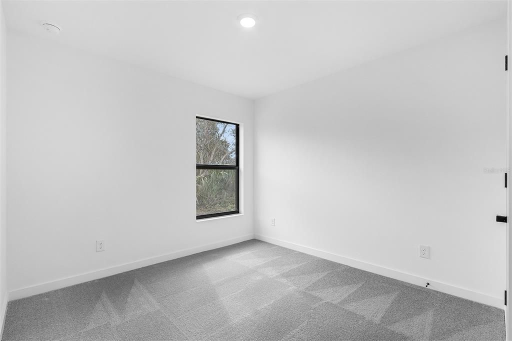 Active With Contract: $302,900 (3 beds, 2 baths, 1286 Square Feet)