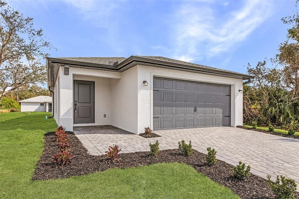 Active With Contract: $302,900 (3 beds, 2 baths, 1286 Square Feet)