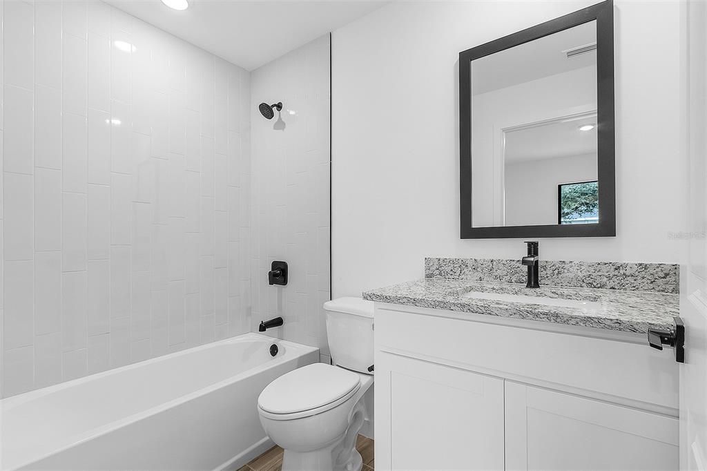 Active With Contract: $302,900 (3 beds, 2 baths, 1286 Square Feet)