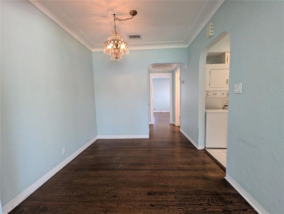 For Rent: $1,850 (1 beds, 1 baths, 760 Square Feet)