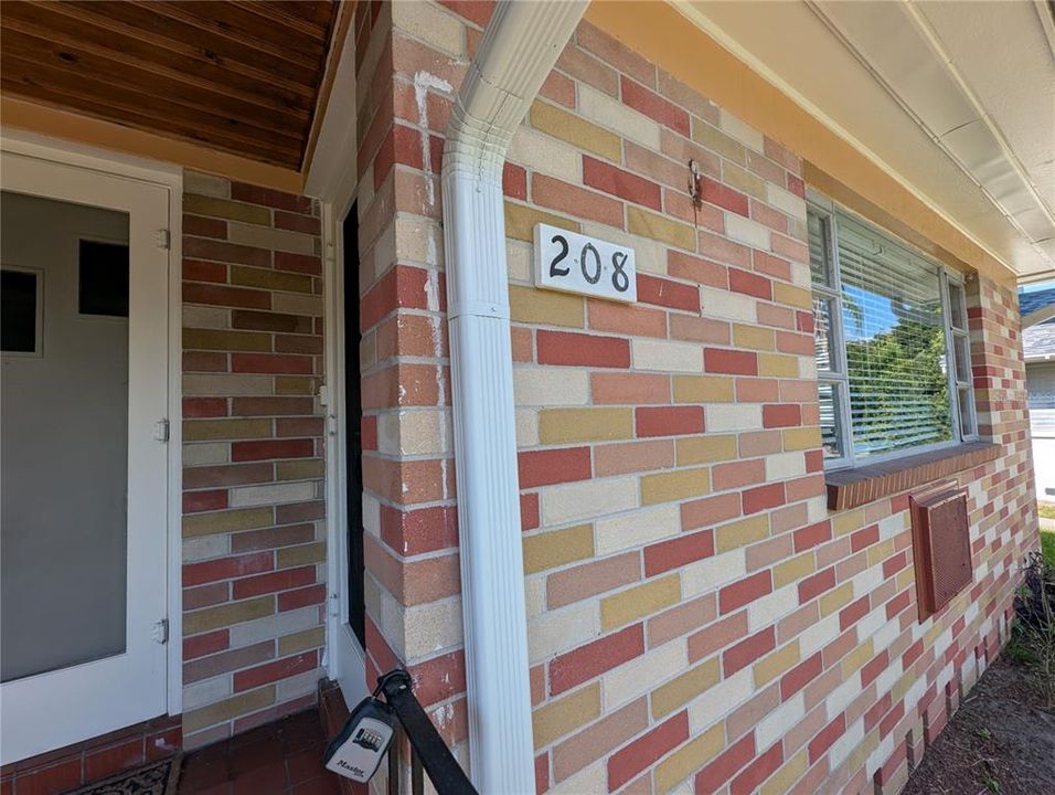 For Rent: $1,850 (1 beds, 1 baths, 760 Square Feet)