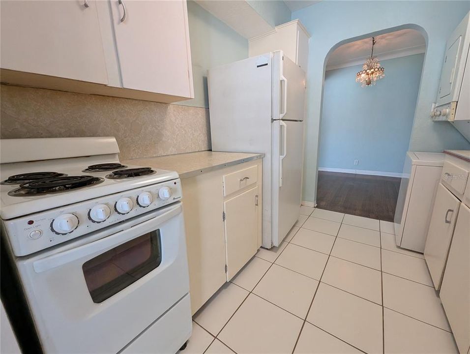 For Rent: $1,850 (1 beds, 1 baths, 760 Square Feet)