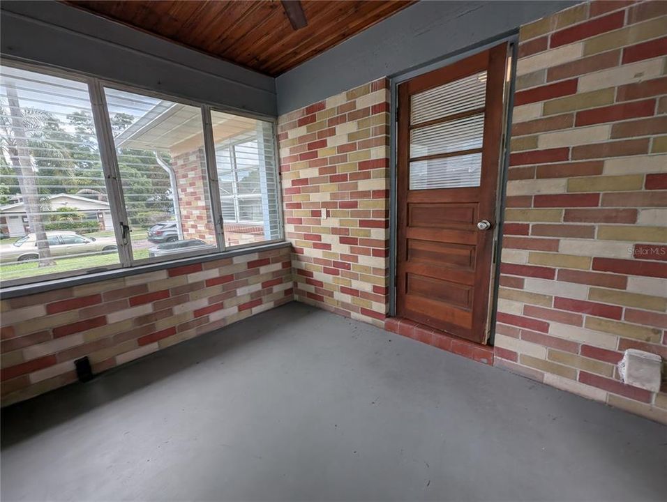For Rent: $1,850 (1 beds, 1 baths, 760 Square Feet)