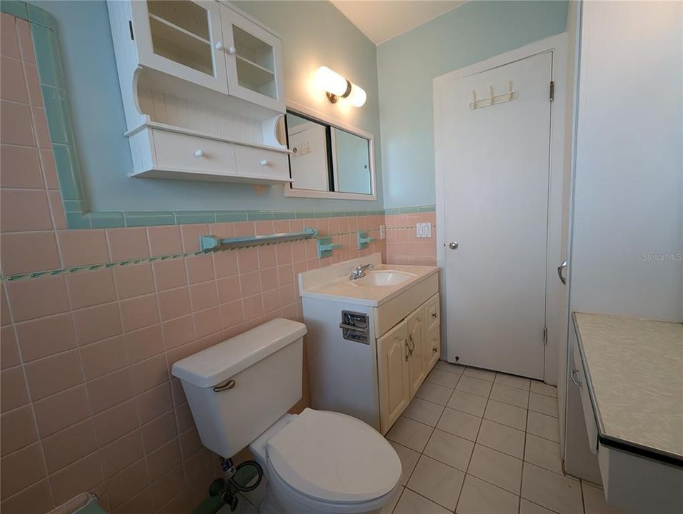 For Rent: $1,850 (1 beds, 1 baths, 760 Square Feet)