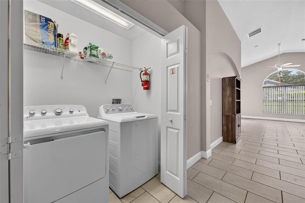 En Venta: $373,000 (3 camas, 2 baños, 1728 Pies cuadrados)