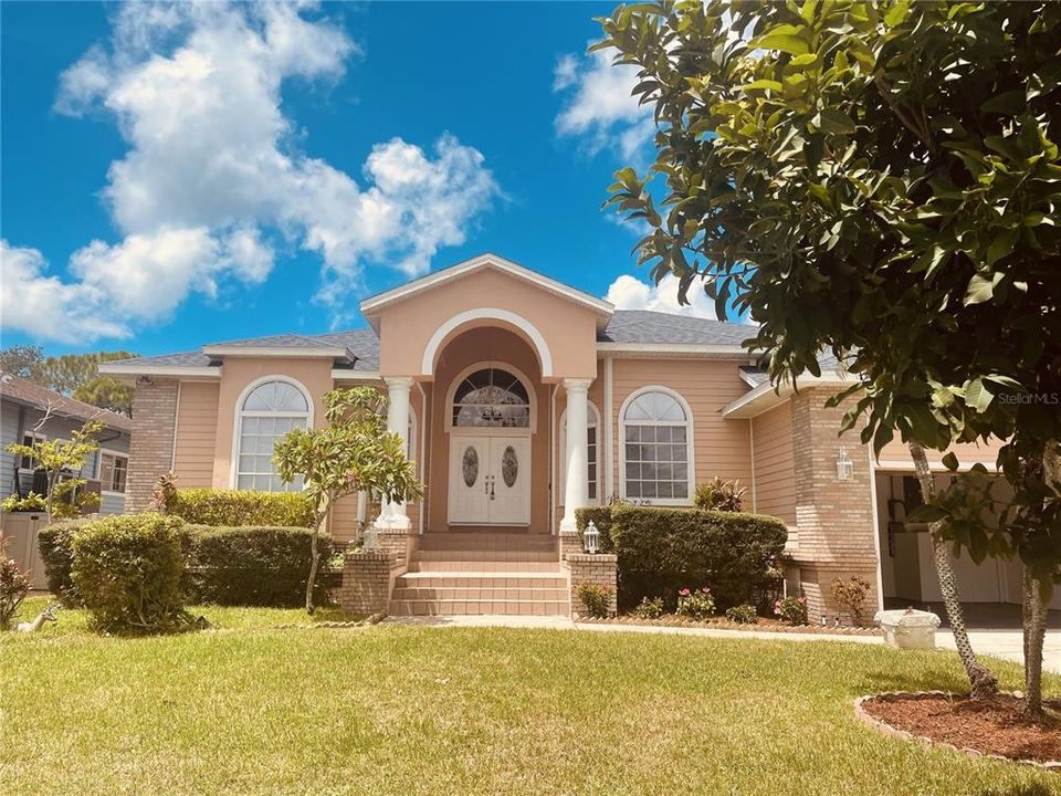 En Venta: $829,900 (5 camas, 3 baños, 3057 Pies cuadrados)