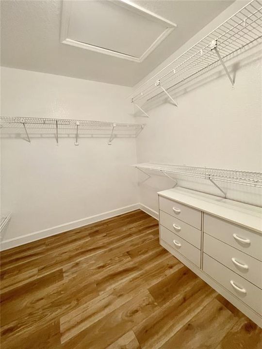 En Venta: $829,900 (5 camas, 3 baños, 3057 Pies cuadrados)