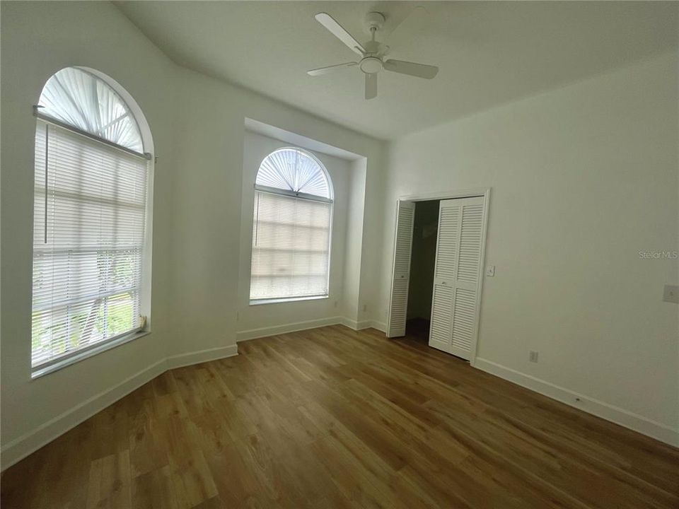 En Venta: $829,900 (5 camas, 3 baños, 3057 Pies cuadrados)
