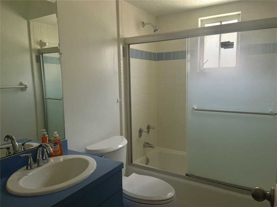 En Venta: $829,900 (5 camas, 3 baños, 3057 Pies cuadrados)