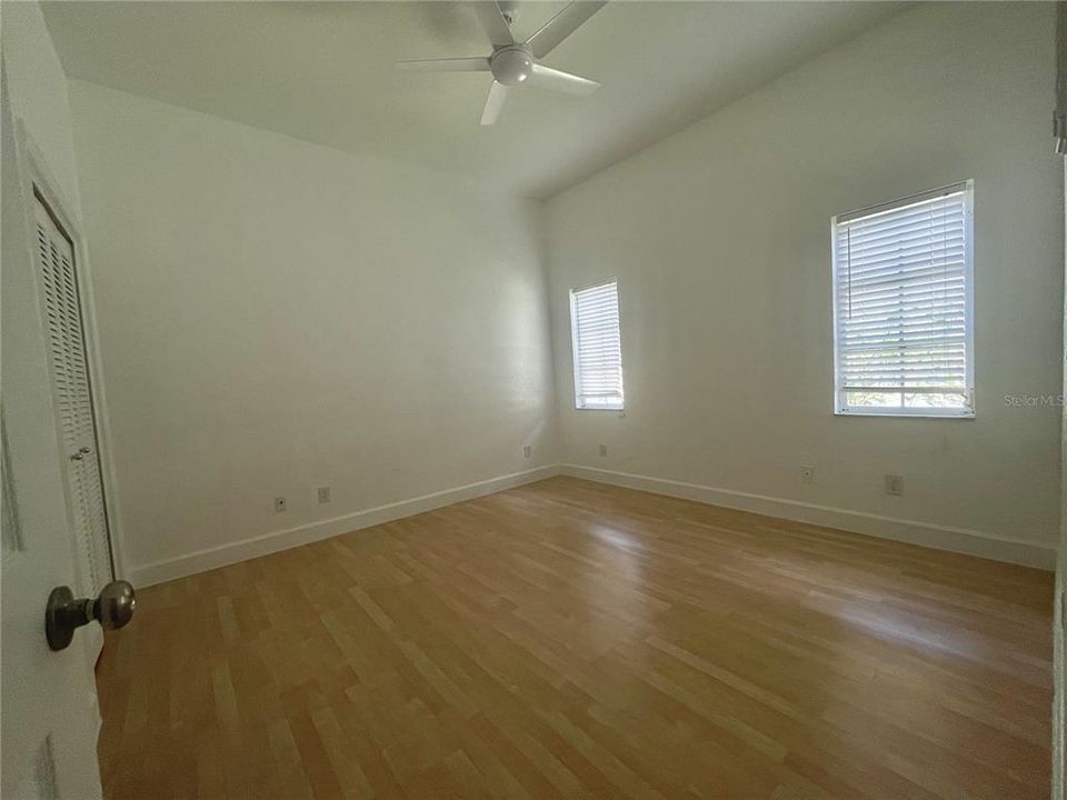 En Venta: $829,900 (5 camas, 3 baños, 3057 Pies cuadrados)
